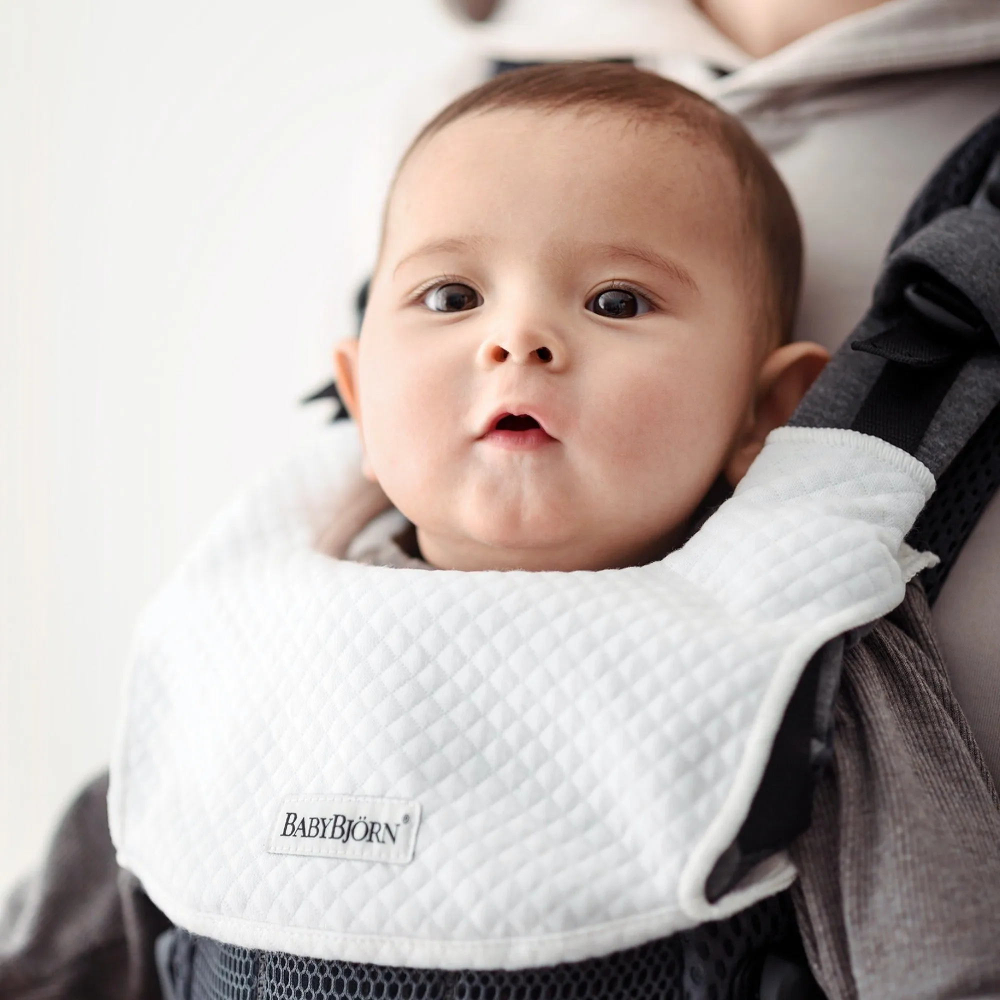 BABYBJÖRN Bib for Baby Carrier Harmony