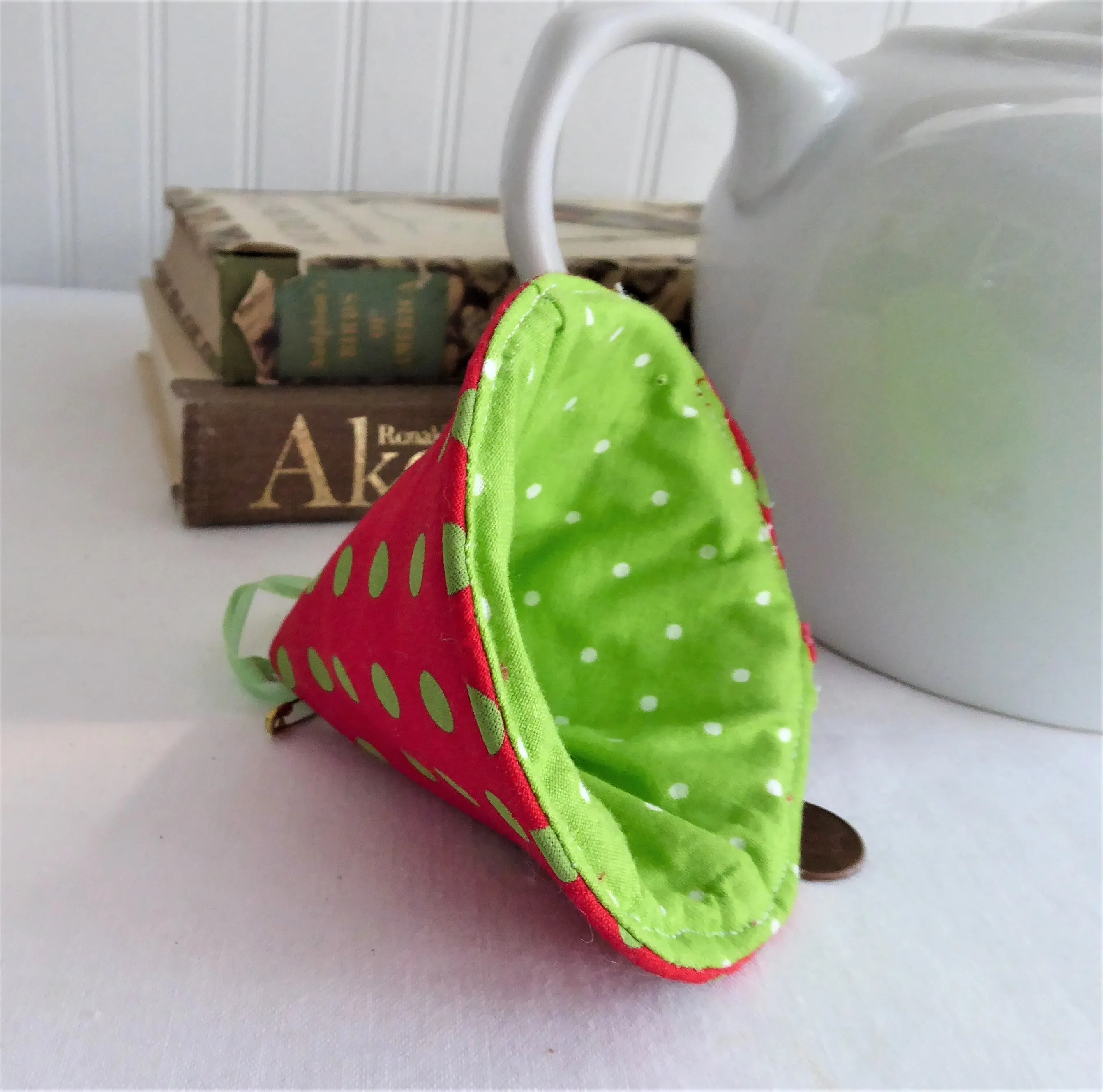 Knob Holder Red Green Polka Dots Teapot Lid Holder Padded Green White Polka Dots Inside