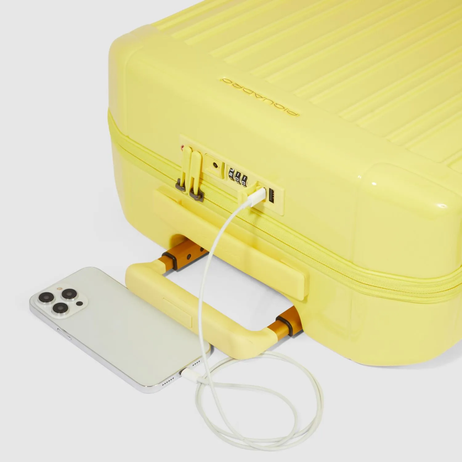 Piquadro Pq-Light Ultra Slim Spinner In Polycarbonate Yellow