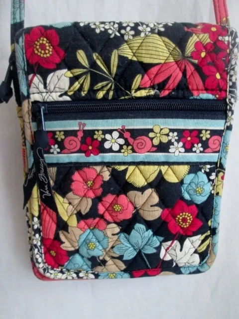 VERA BRADLEY Vegan Crossbody Shoulder Bag Swingpack Pouch BLACK FLORAL Quilted