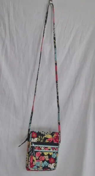 VERA BRADLEY Vegan Crossbody Shoulder Bag Swingpack Pouch BLACK FLORAL Quilted